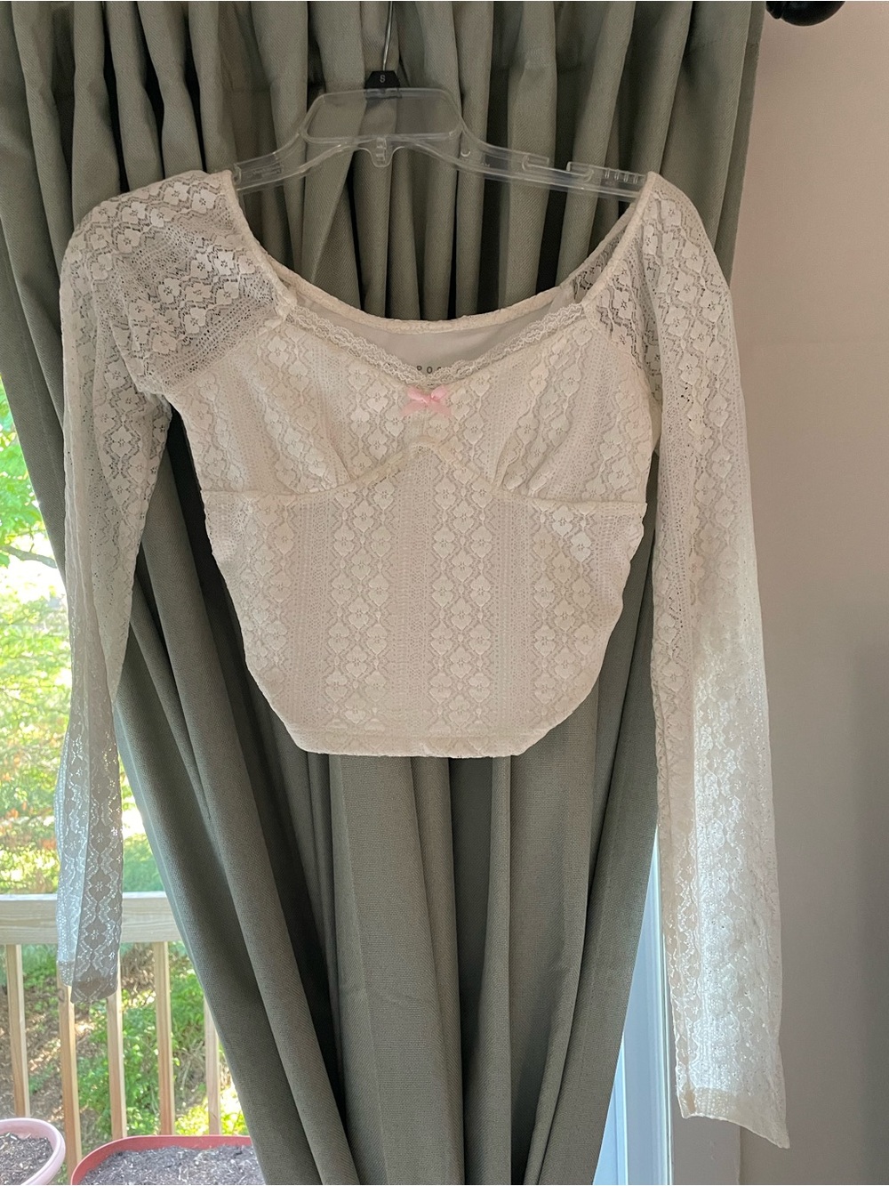 Aeropostale White Lace Long-Sleeve Crop Top with Pink Bow
